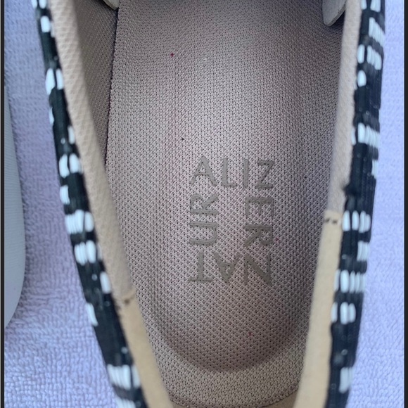 Naturalizer NWOB Casual Shoes - Picture 4 of 8